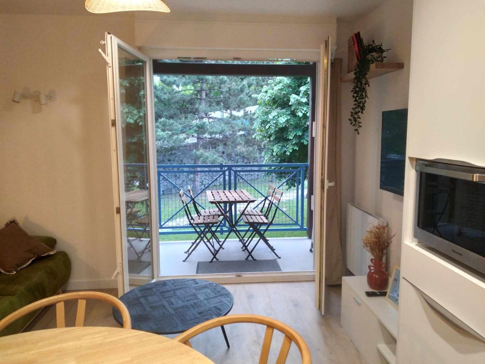 Duplex Lumineux - 40M2 - 2 Chambres - Balcon Terrasse - Parking - Entierement Renove En Mai 2024 Котре Экстерьер фото